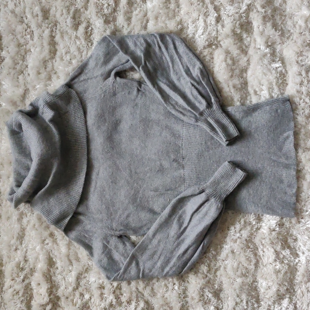 VGUC Grey cowl neck sweater